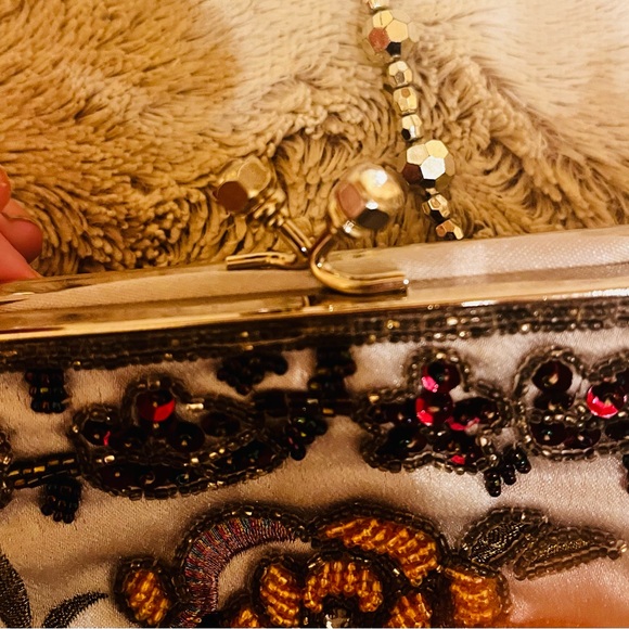 Beaded DSW Handbag - Picture 4 of 4